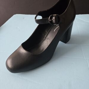Elegant Black Women's Mary Jane Heels Size 11W With Memory Foam